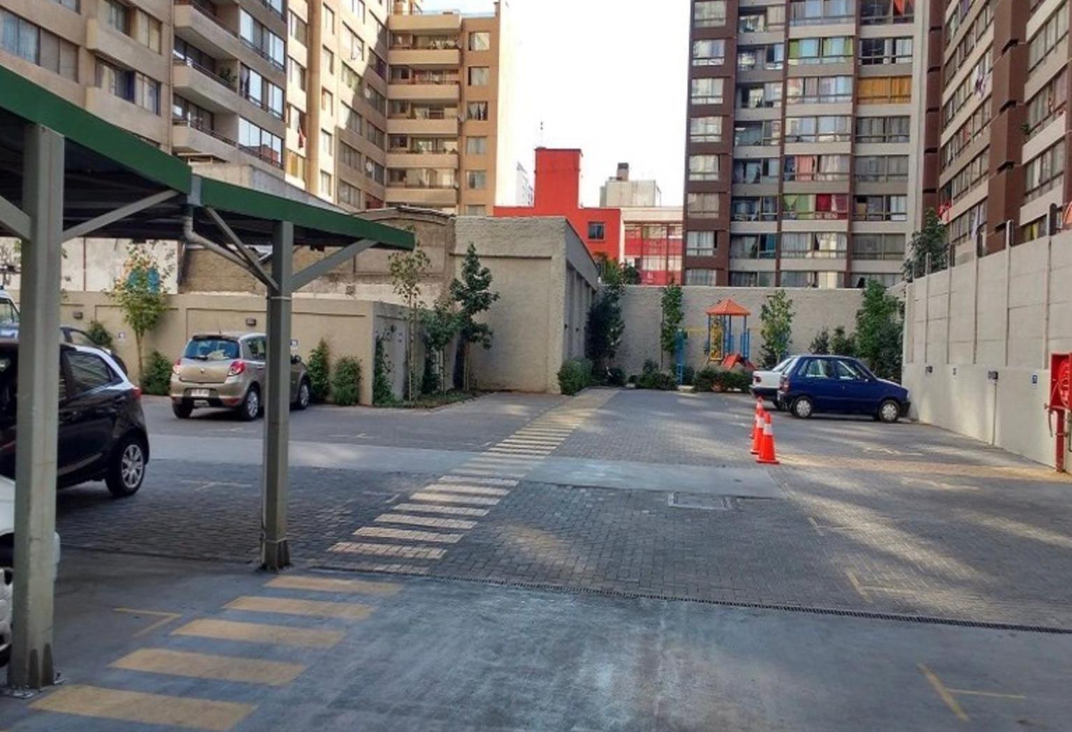 Cerca Movistar Arena Y A Pasos Del Metro Universidad De Chile Con Estacionamiento Santiago de Chile Zewnętrze zdjęcie